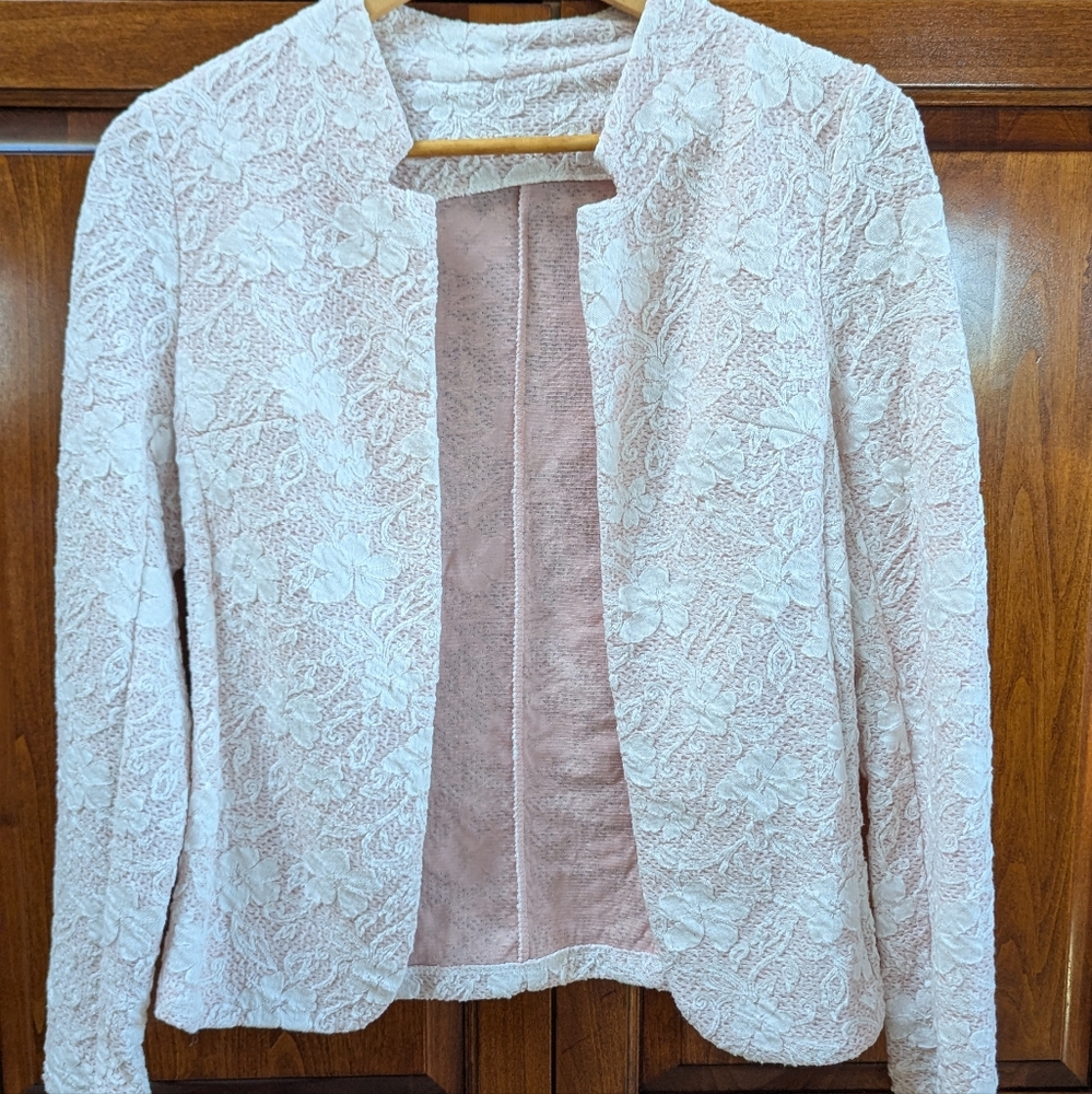 Elegant Cream Lace Women's Jacket